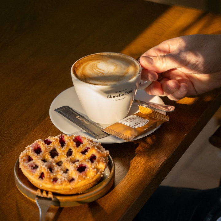Koffie en gebak bij Brasserie Laurius 