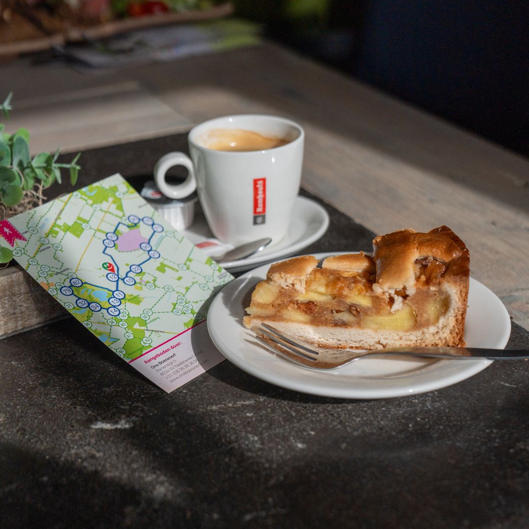 koffie en appeltaart bij Ons Boerenerf in Nederweert-Eind