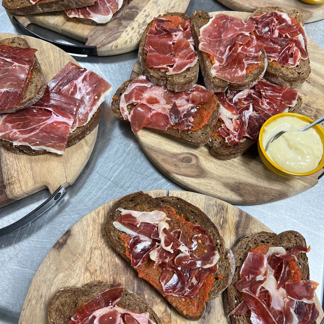 Eten op de Spaanse avond bij Stadsherberg Ald Weishoès in Venlo