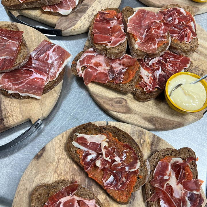 Eten op de Spaanse avond bij Stadsherberg Ald Weishoès in Venlo
