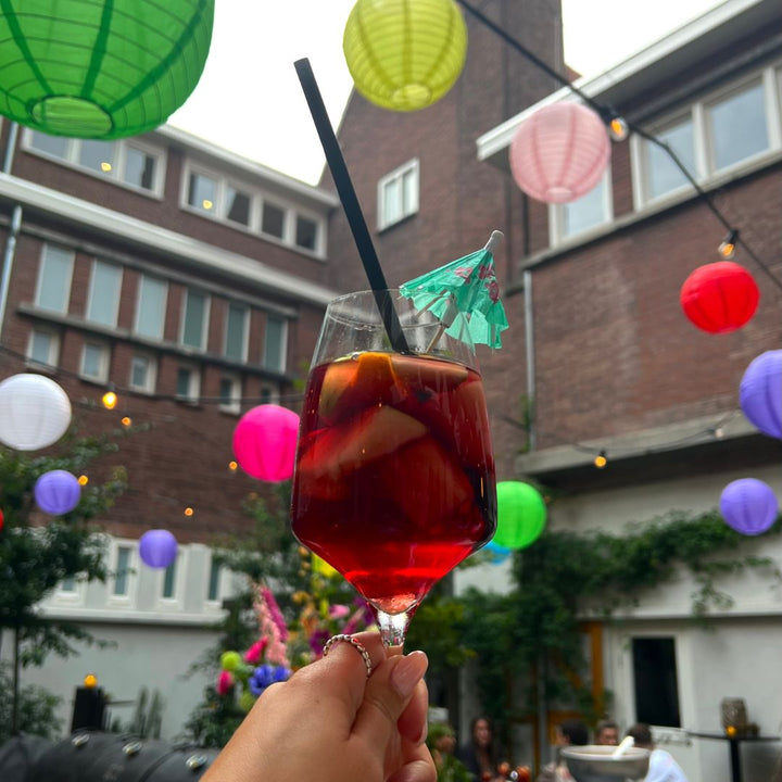 Sangria op Spaanse avond bij Stadsherberg Ald Weishoès in Venlo