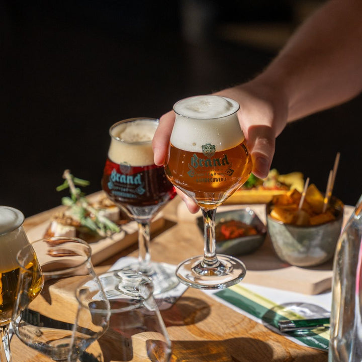 twee glazen Brand bier