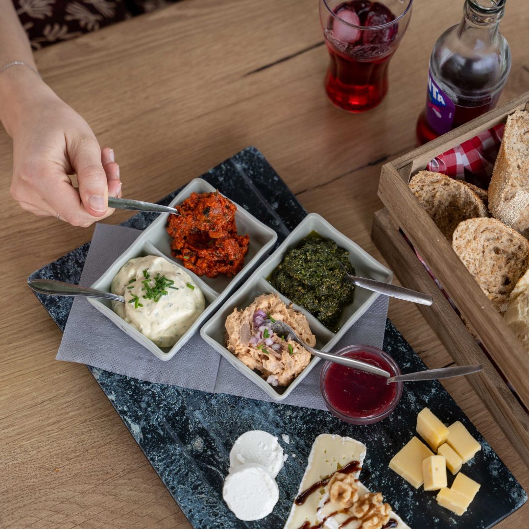 Borrelplank bij Café Quanten in Mheer