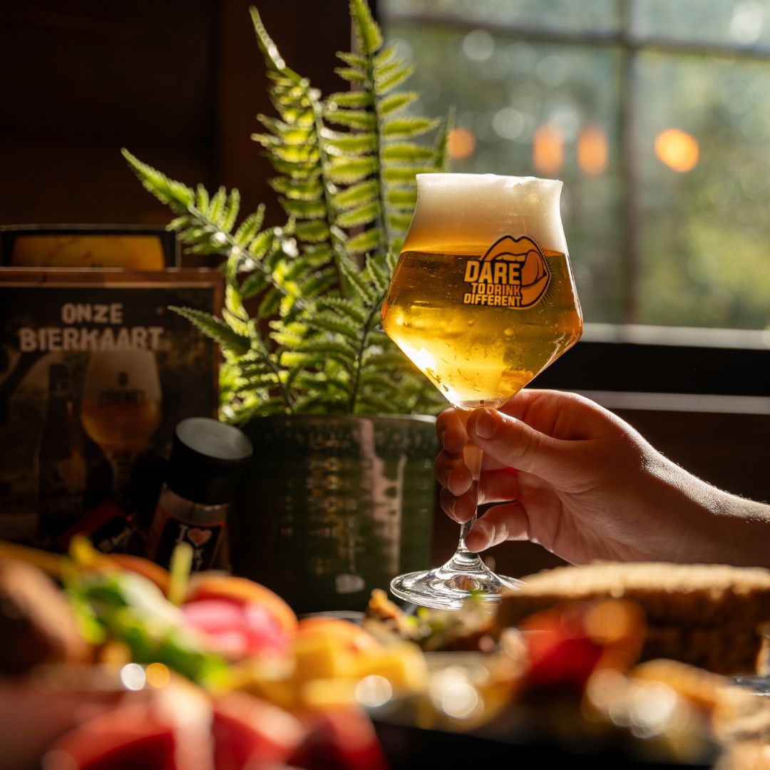 Borrelplank bij Don's Dikke Daniker in Sweikhuizen