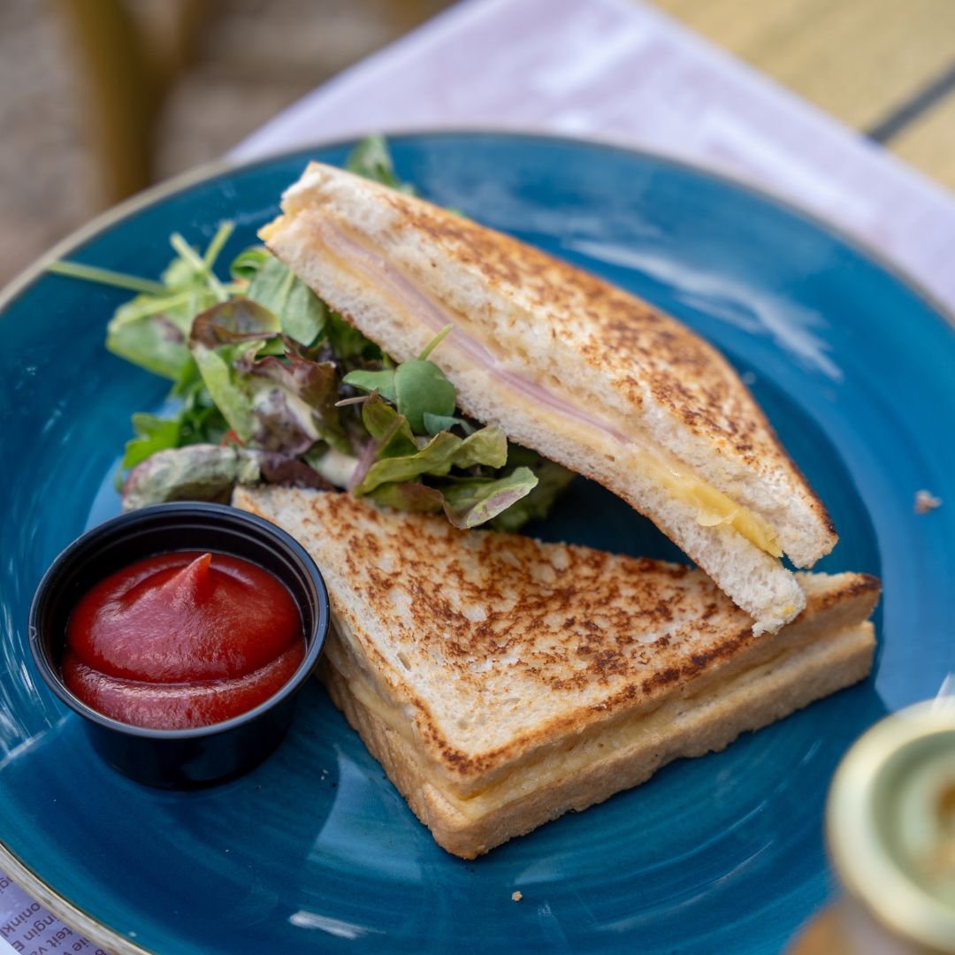 Tosti bij Slavante