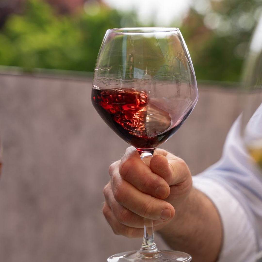 Luxe wijnproeverij voor 6 personen van Wijnkoperij De Kasteelhoeve bij jou thuis