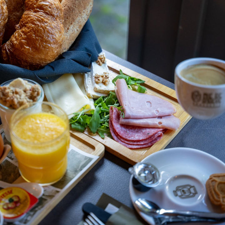 Ontbijtplank bij Brasserie Bie De Groeve in Meerssen
